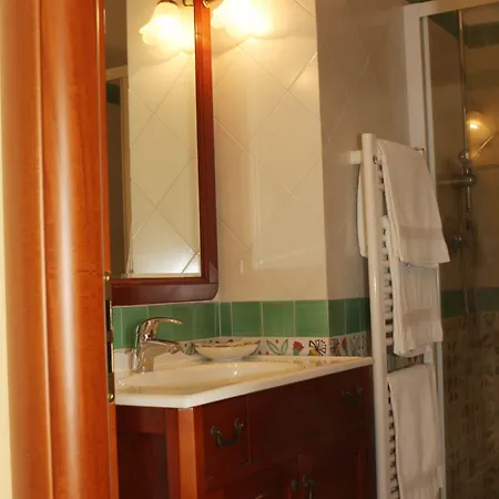 Bed and Breakfast Divina House 4*
