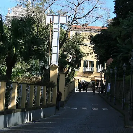 Bed & Breakfast Divina House 3*