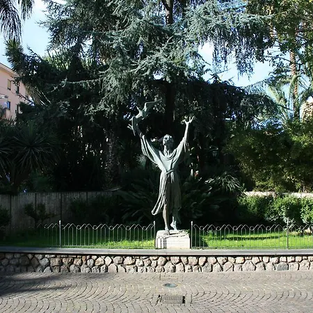 Divina House Bed & Breakfast